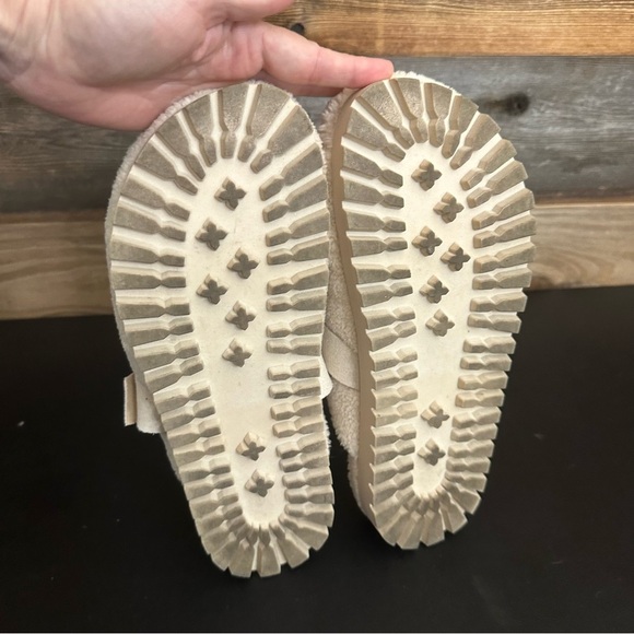 STEVE MADDEN Women’s Off White Nina Buckle Slip On Faux Fur Clogs Shoes 6.5 - Picture 10 of 11